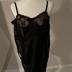 Meshki SIYLE: Layla Cupped Lace Bodycon Dress Size XS